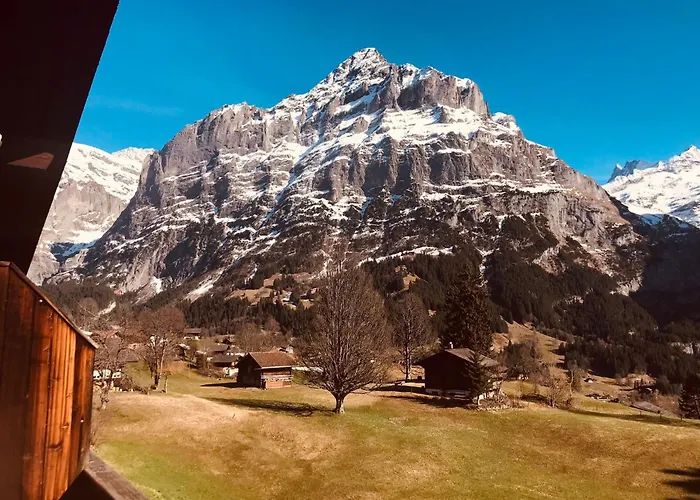 Tolle 2,5 Galeriewohnung Διαμέρισμα *